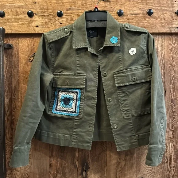 Women’s jacket - Picture 1 of 7